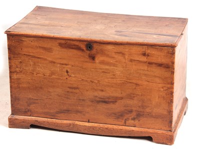 Lot 1001 - AN 18TH CENTURY ELM BLANKET BOX with hinged...