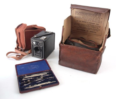 Lot 315 - A SMALL CASED SET OF DRAWING INSTRUMENTS,...