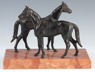 Lot 422 - AN EARLY 20th CENTURY PATINATED BRONZE...