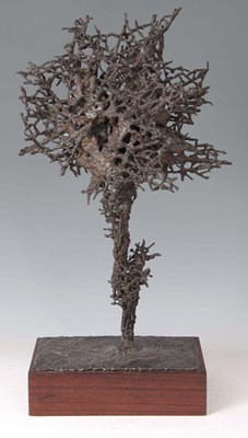 Lot 448 - KRISZTINA FARKAS AN ABSTRACT BRONZE SCULPTURE...