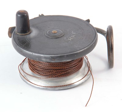 Lot 481 - MALLOCHS 4.5" FLY REEL with horn handle,...