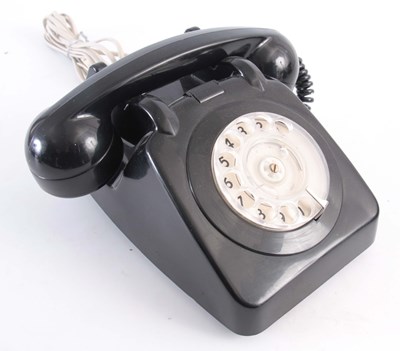 Lot 492 - A VINTAGE BLACK PLASTIC TELEPHONE