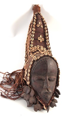 Lot 505 - AN UNUSUAL ANTIQUE AFRICAN TRIBAL MASK...