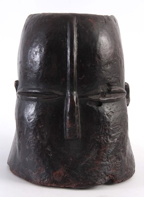 Lot 507 - AN ANTIQUE AFRICAN TRIBAL MASK SCULPTURE,...