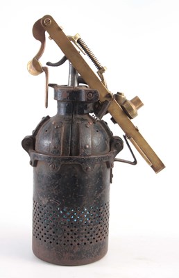 Lot 518 - AN EARLY 20TH CENTURY FRENCH SODA SYPHON AND...