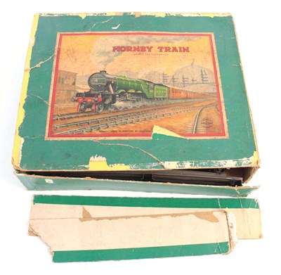 Lot 747 - AN EARLY 20TH CENTURY HORNBY O GAUGE TRAIN SET,...