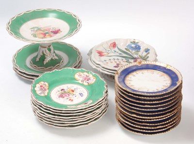 Lot 33 - A SET OF 8 19TH CENTURY PORCELAIN DESSERT...